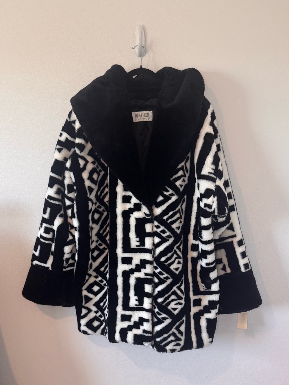 Vintage Dona Lucci Faux Fur Coat 2X Black White Geometric Hooded USA